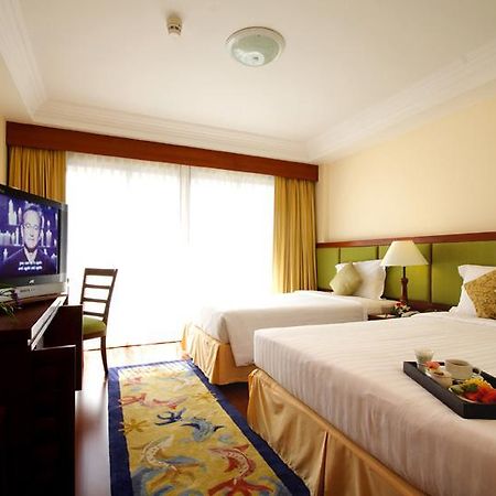 Kalim Resort Patong Exterior foto