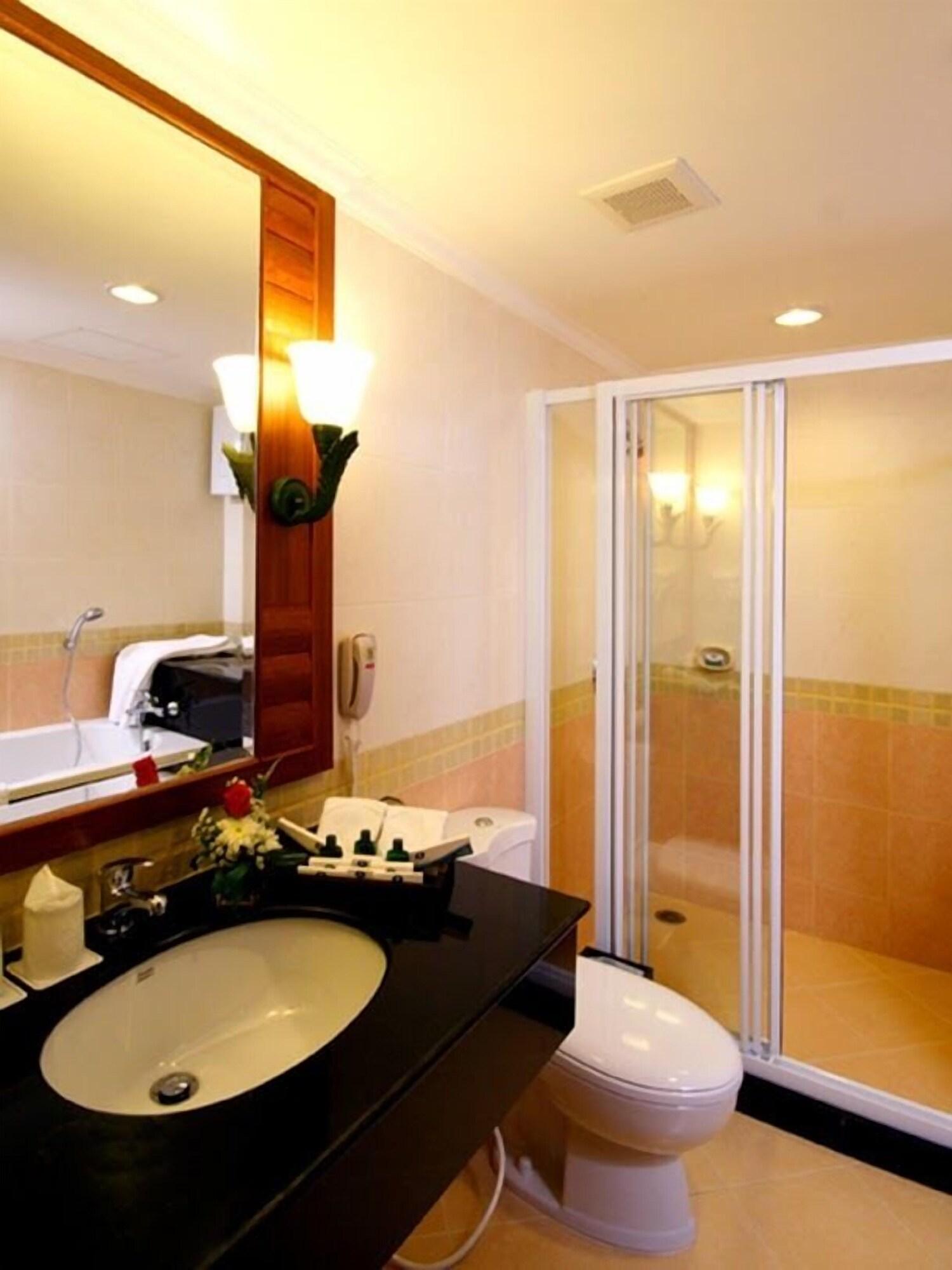 Kalim Resort Patong Exterior foto